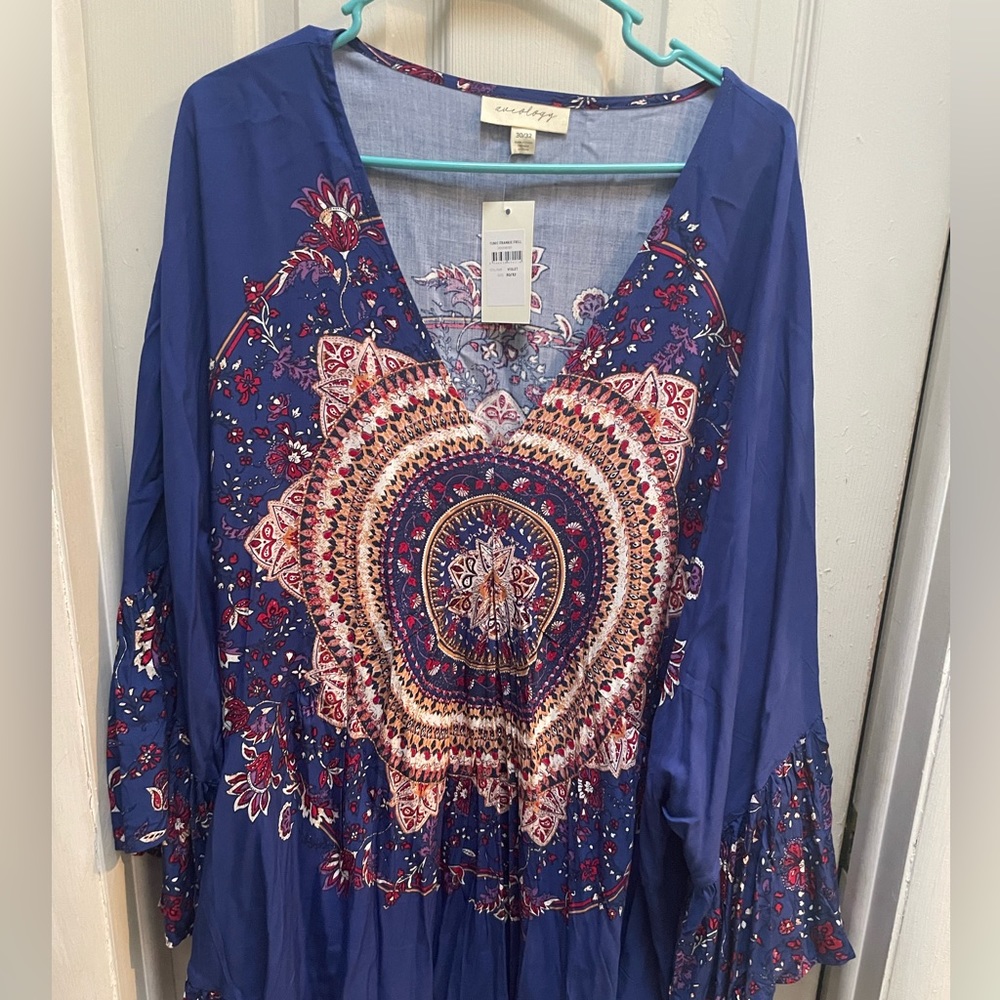 Avenue/Aveology purple tunic. Large sleeves, long, size 30/32